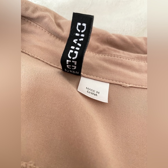 Divided H&M Cargo Button Up Shirt Beige Size 36 - Picture 4 of 13